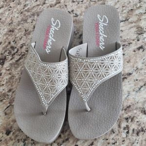 New Skechers Beige Taupe Bling Sandals 10